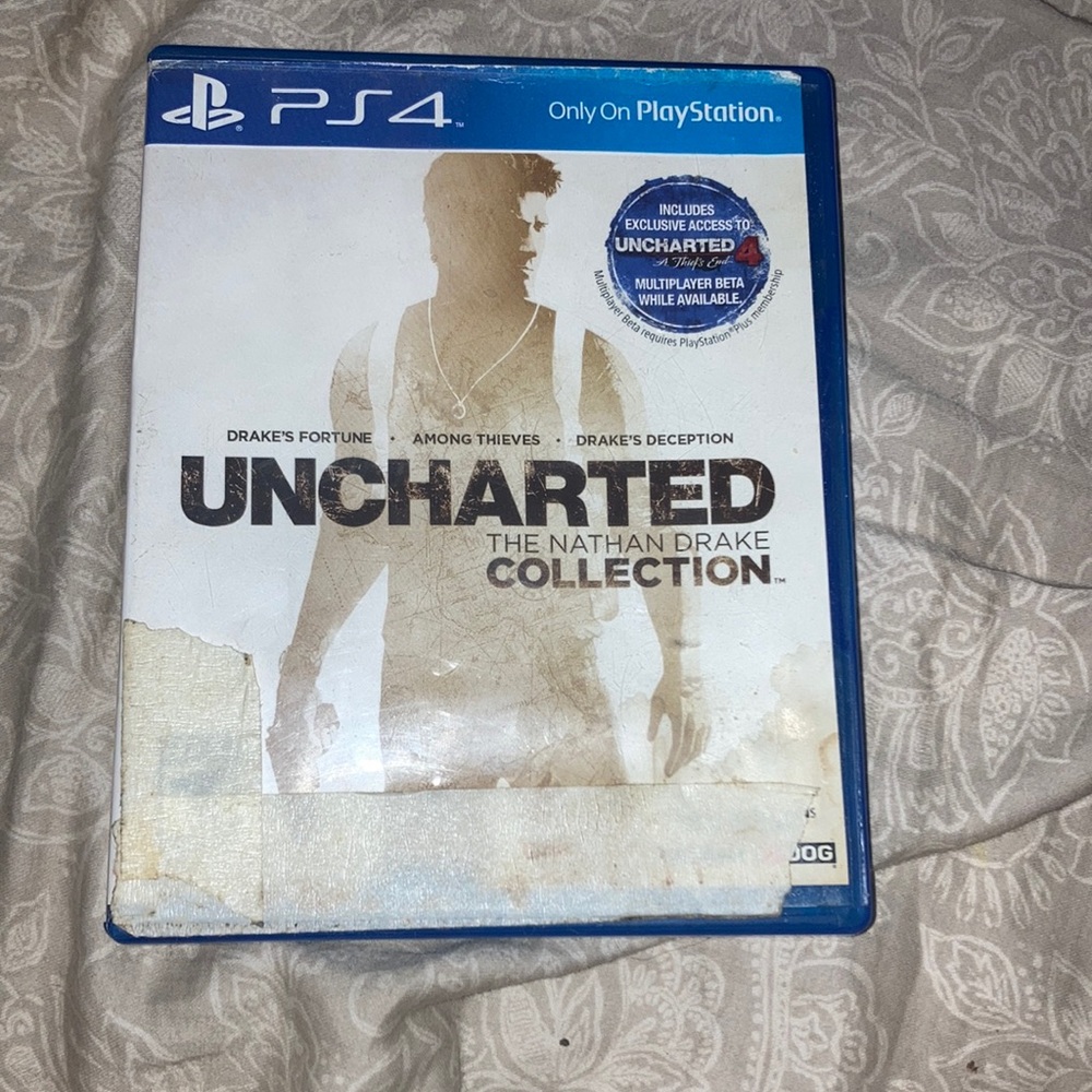 I'm selling a ps4